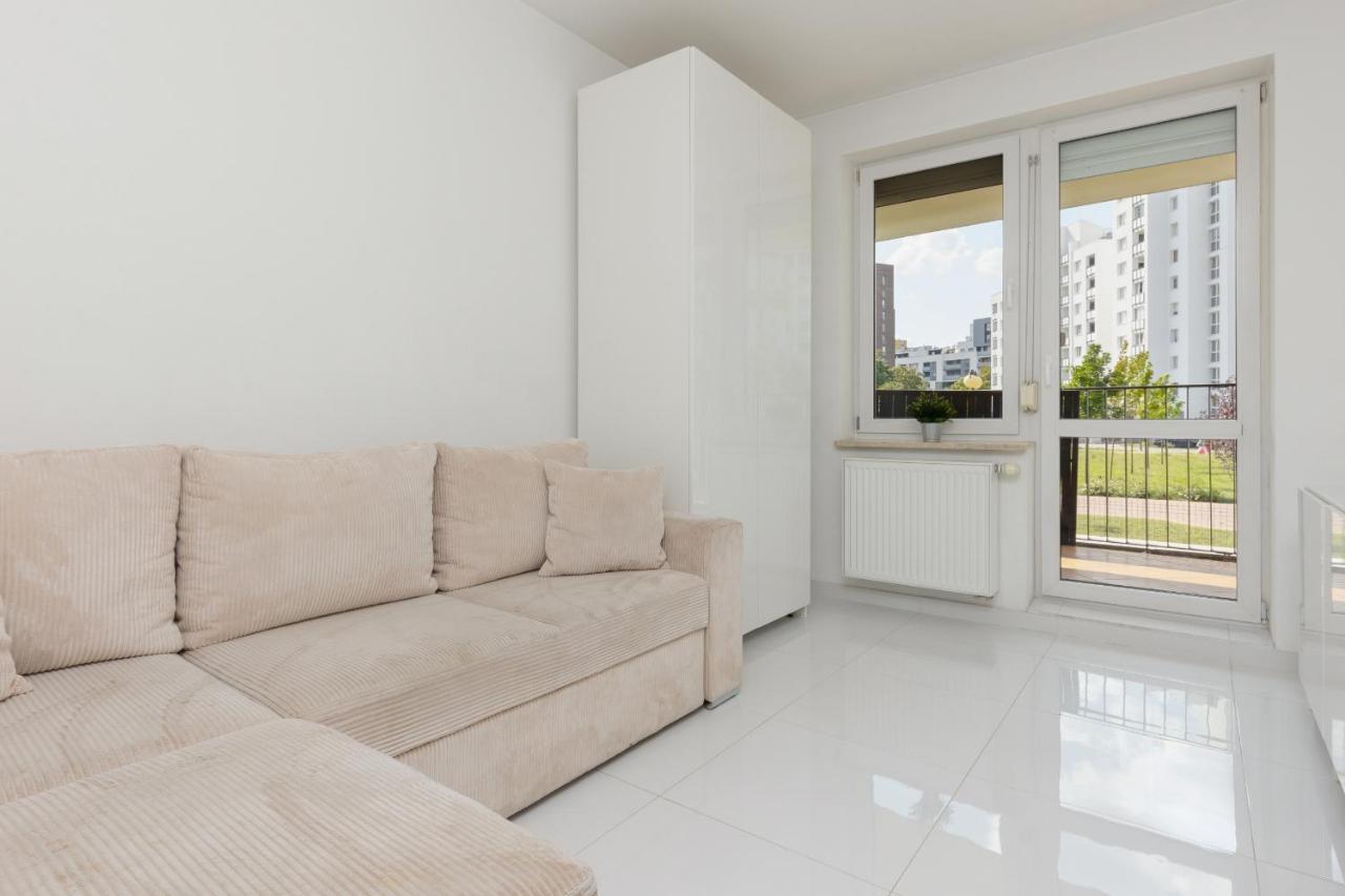 Metro Targowek Spacious Apartment With Parking By Noclegi Renters Varsóvia Exterior foto