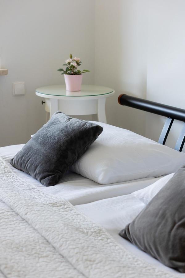 Metro Targowek Spacious Apartment With Parking By Noclegi Renters Varsóvia Exterior foto